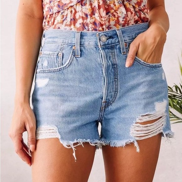 LEVI’S 501 HIGH RISE DISTRESSED DESTROYED TATTERED FRAYED DENIM SHORTS SZ 34 - Picture 5 of 7